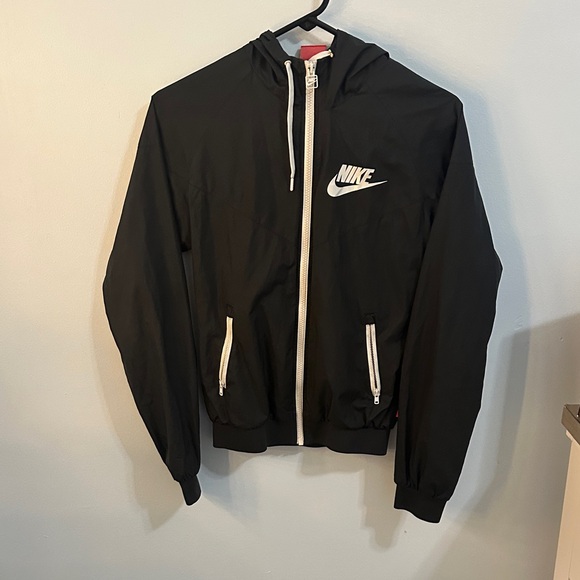 Nike Woman’s Black Windbreaker with White Accents great condition! - Picture 1 of 4